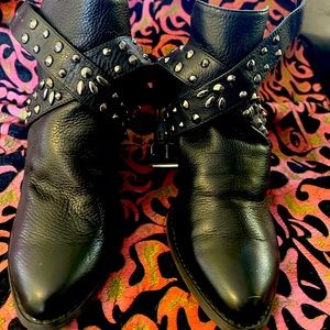 Chinese Laundry Women’s Booties Size 7.5